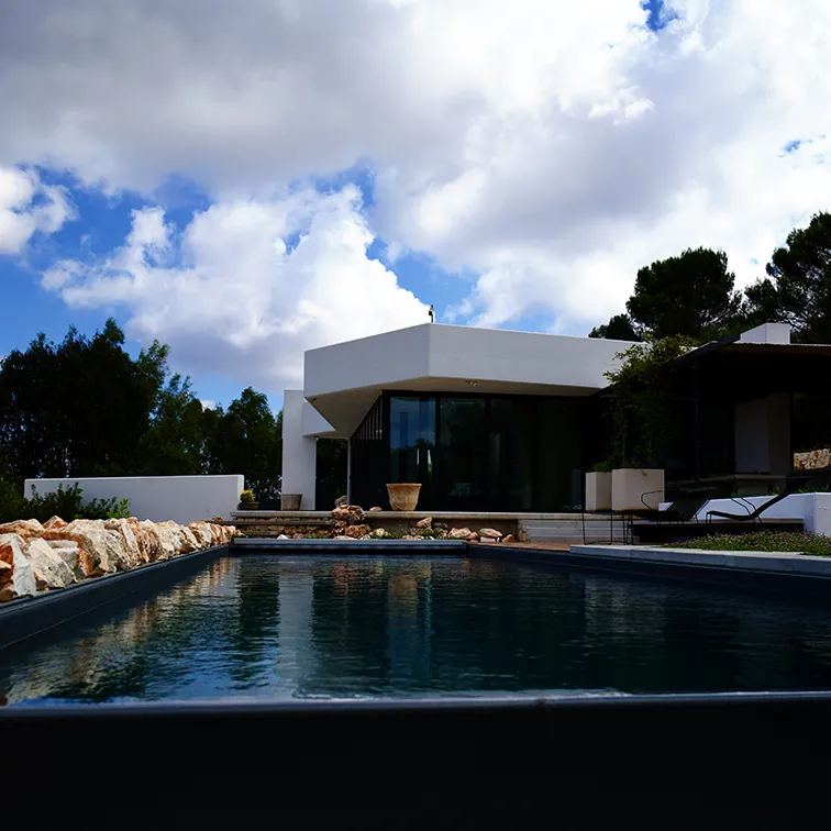 piscine-a sfioro-2026-01-teknopiscine-costruttori-di-bellezza